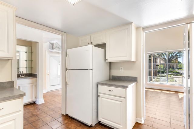 5902 Arncliffe Drive, Houston, TX 77088