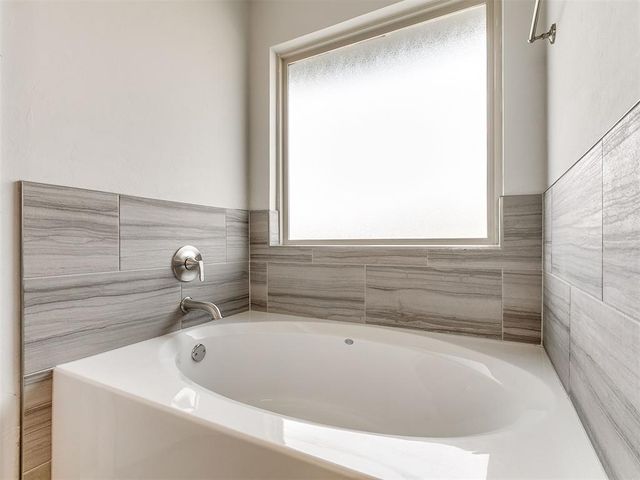 10477 Turtle Back Drive, Midwest City, OK 73130