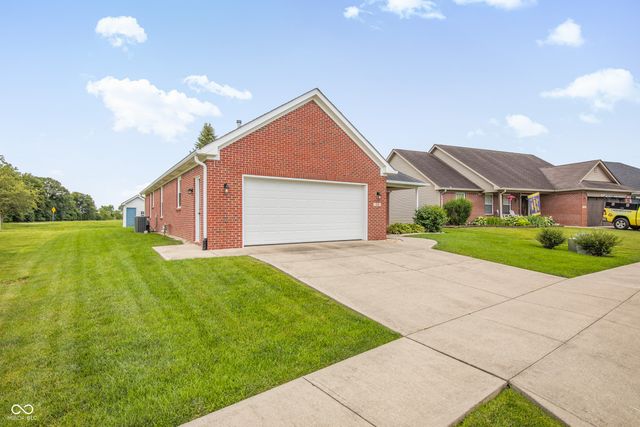 4321 W Summerhaven Drive, New Palestine, IN 46163