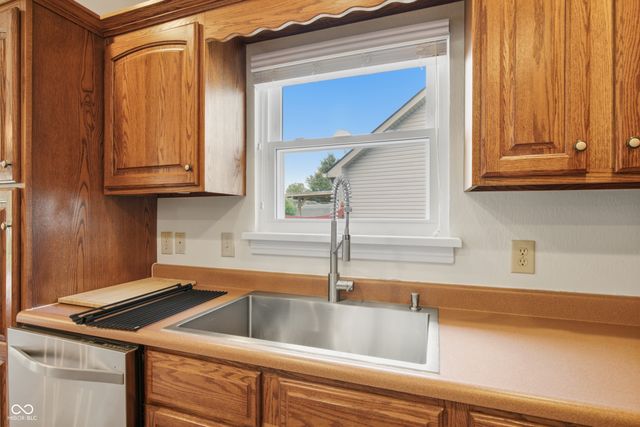 4321 W Summerhaven Drive, New Palestine, IN 46163