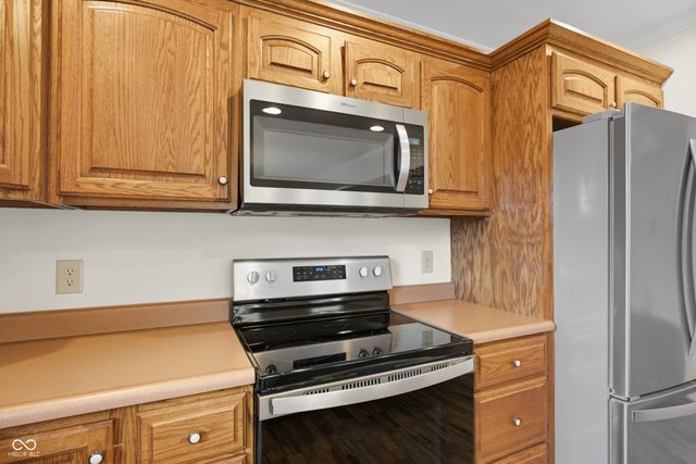 4321 W Summerhaven Drive, New Palestine, IN 46163