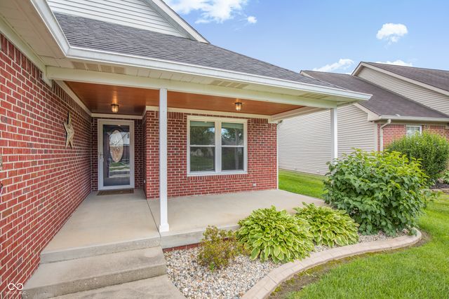 4321 W Summerhaven Drive, New Palestine, IN 46163