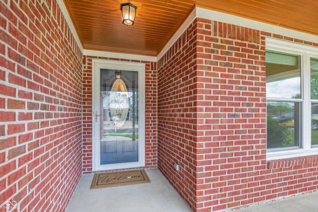 4321 W Summerhaven Drive, New Palestine, IN 46163