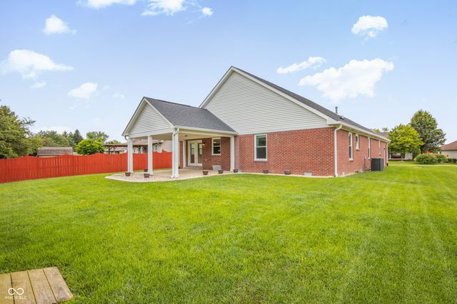 4321 W Summerhaven Drive, New Palestine, IN 46163