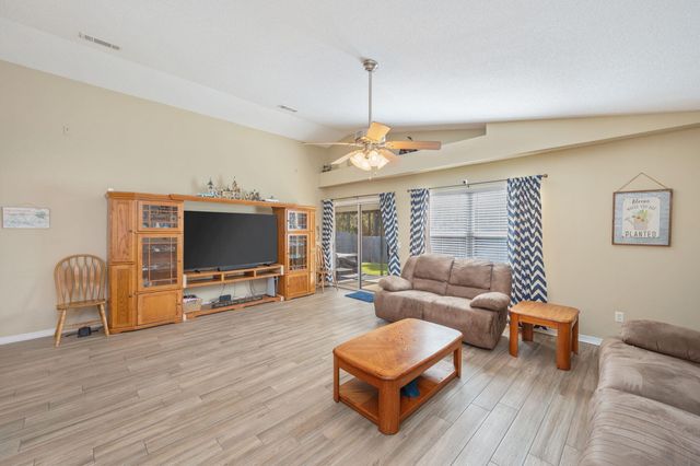 2016 Reserve Boulevard, Gulf Breeze, FL 32563
