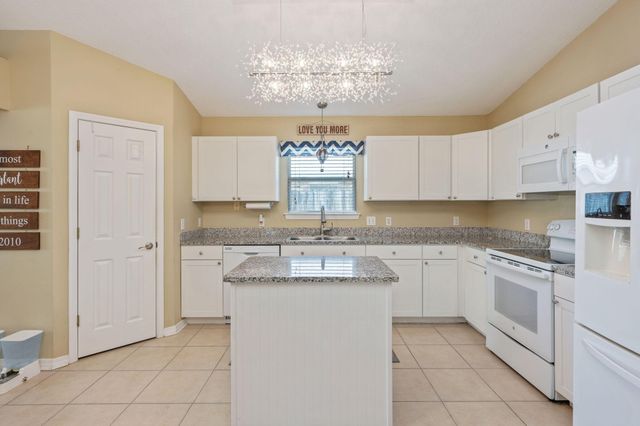 2016 Reserve Boulevard, Gulf Breeze, FL 32563