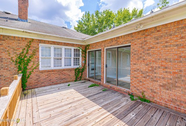 100 Rolling Meadows Drive, Jackson, MS 39211