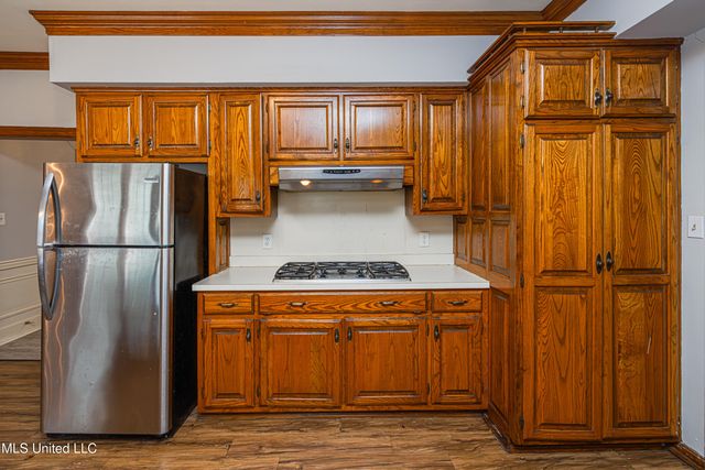 100 Rolling Meadows Drive, Jackson, MS 39211
