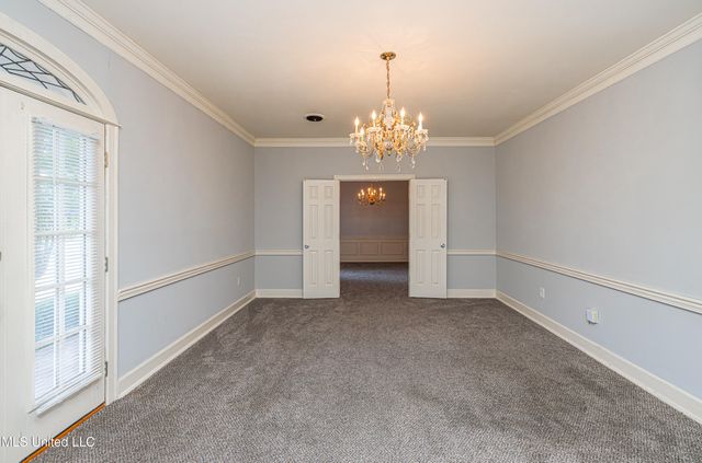 100 Rolling Meadows Drive, Jackson, MS 39211