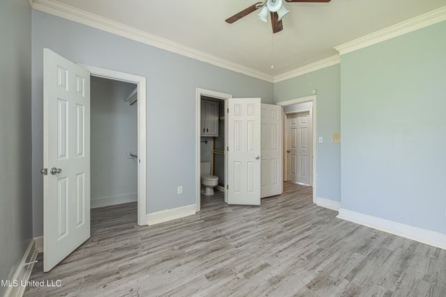 100 Rolling Meadows Drive, Jackson, MS 39211