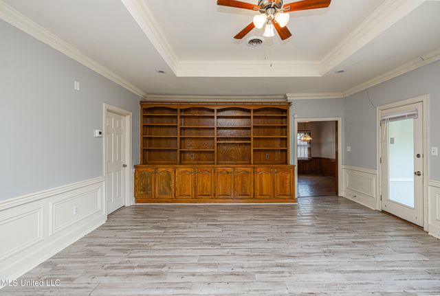 100 Rolling Meadows Drive, Jackson, MS 39211