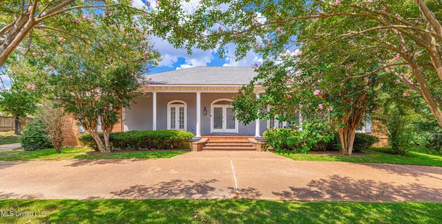 100 Rolling Meadows Drive, Jackson, MS 39211