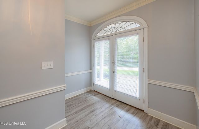 100 Rolling Meadows Drive, Jackson, MS 39211