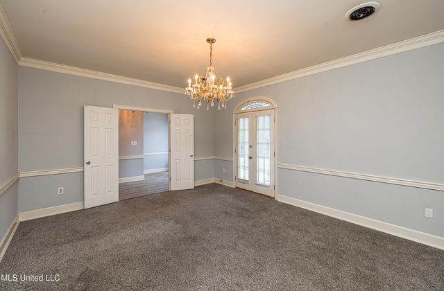 100 Rolling Meadows Drive, Jackson, MS 39211