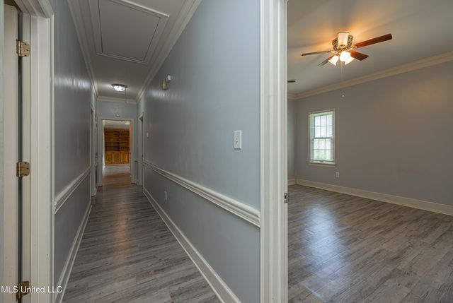 100 Rolling Meadows Drive, Jackson, MS 39211
