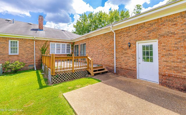 100 Rolling Meadows Drive, Jackson, MS 39211