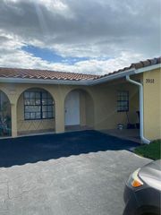 3952 NW 83rd Lane, Coral Springs, FL 33065