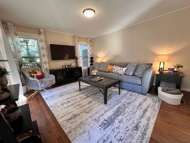 1220 Woodlawn Avenue, Dallas, TX 75208
