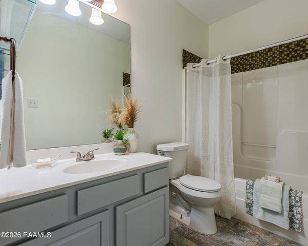 208 Picasso Drive, Rayne, LA 70578