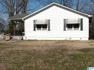 423 11TH STREET S, Bessemer, AL 35020