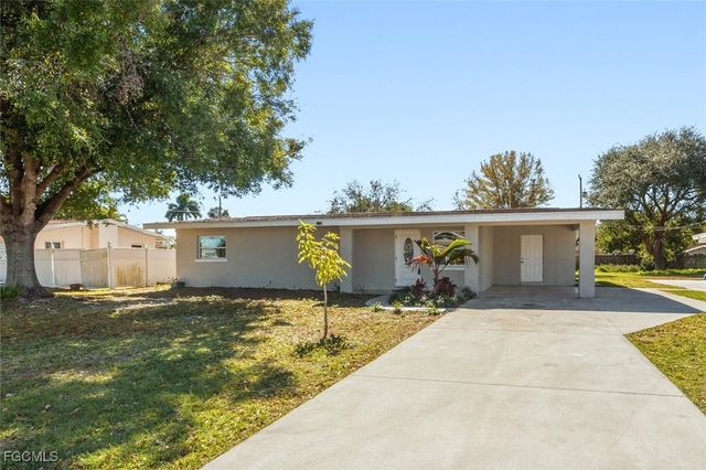 41 Victoria DR, North Fort Myers, FL 33917