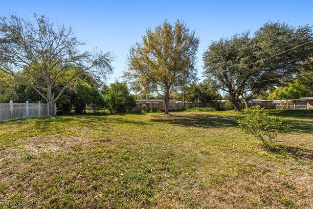 41 Victoria DR, North Fort Myers, FL 33917