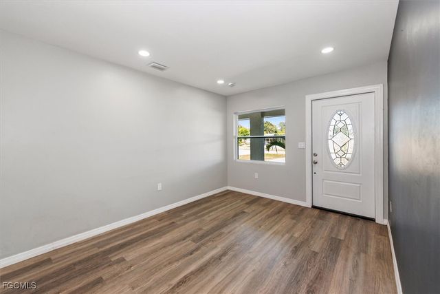 41 Victoria DR, North Fort Myers, FL 33917