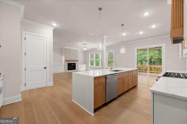 4538 Meadowland Way, Flowery Branch, GA 30542