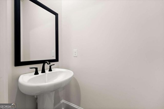 4538 Meadowland Way, Flowery Branch, GA 30542