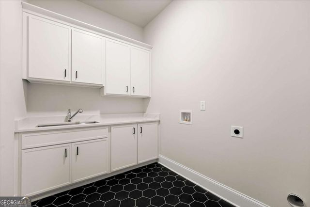 4538 Meadowland Way, Flowery Branch, GA 30542