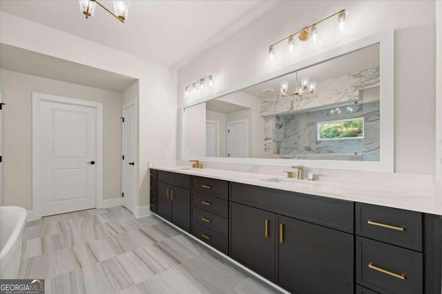 4538 Meadowland Way, Flowery Branch, GA 30542