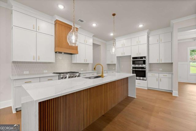 4538 Meadowland Way, Flowery Branch, GA 30542