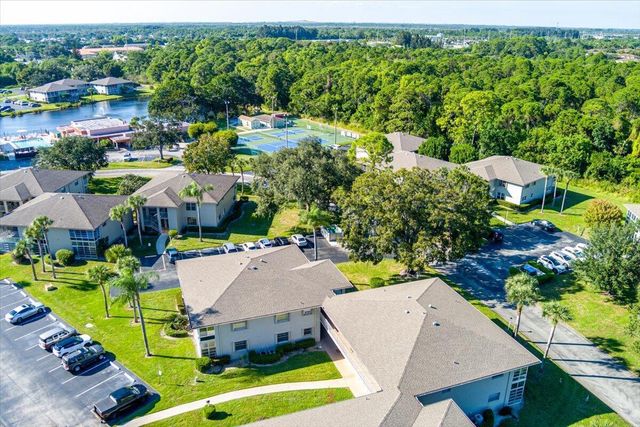 28 Lake Vista Trail 105, Port St. Lucie, FL 34952