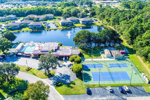 28 Lake Vista Trail 105, Port St. Lucie, FL 34952