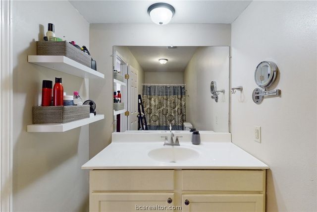 2304 Truman Street, Bryan, TX 77801