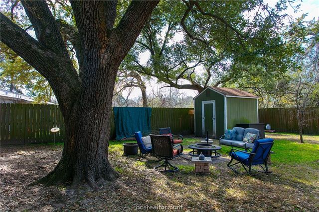 2304 Truman Street, Bryan, TX 77801