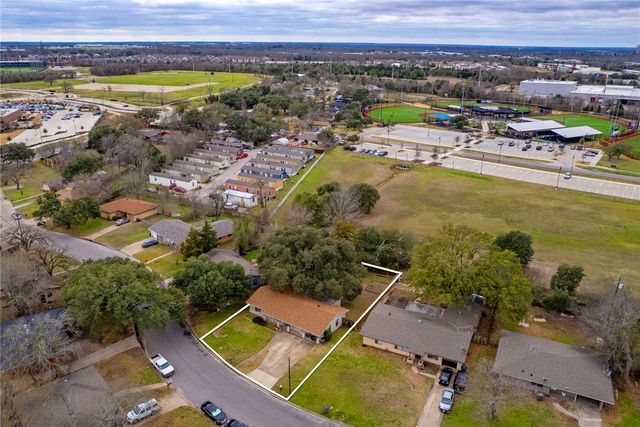 2304 Truman Street, Bryan, TX 77801