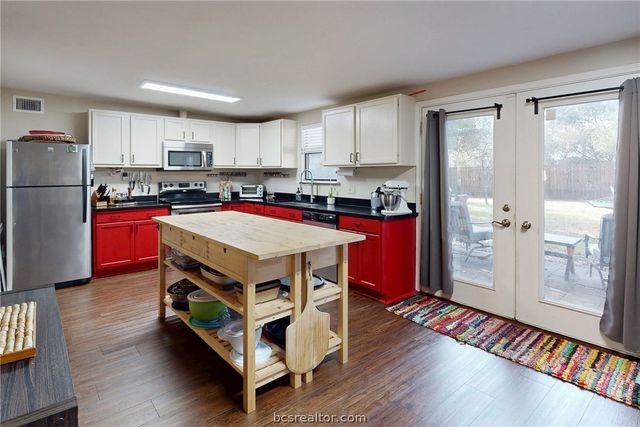 2304 Truman Street, Bryan, TX 77801