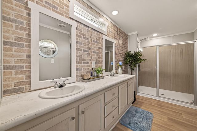 63 Road 5012, Cleveland, TX 77327