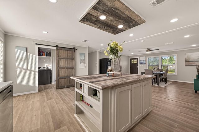 63 Road 5012, Cleveland, TX 77327