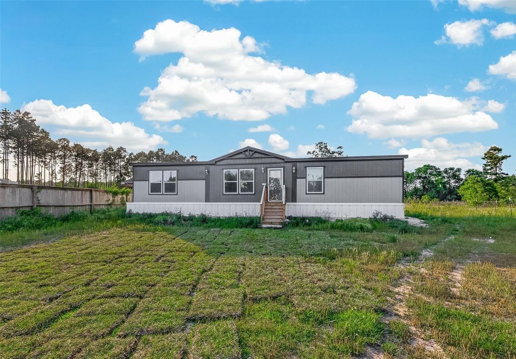 63 Road 5012, Cleveland, TX 77327