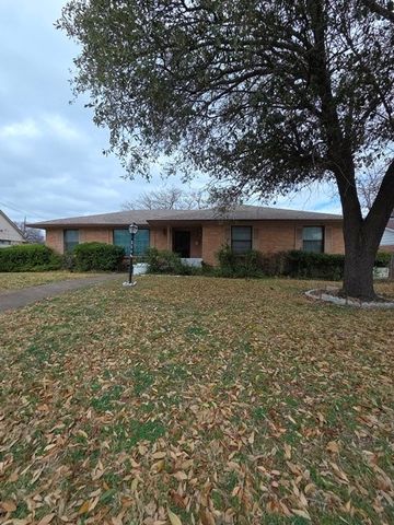 2214 Trinidad Drive, Dallas, TX 75232