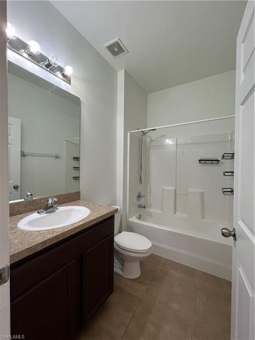 1560 Birdie DR, Naples, FL 34120