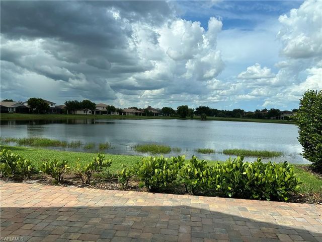 1560 Birdie DR, Naples, FL 34120