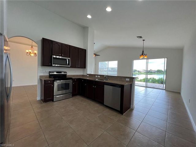 1560 Birdie DR, Naples, FL 34120