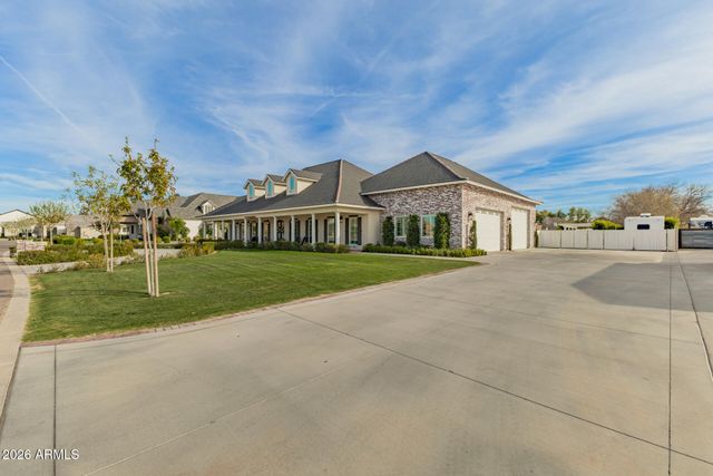 2035 E HAVEN Circle S, Gilbert, AZ 85298