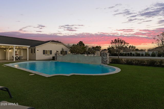 2035 E HAVEN Circle S, Gilbert, AZ 85298