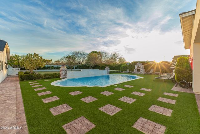 2035 E HAVEN Circle S, Gilbert, AZ 85298