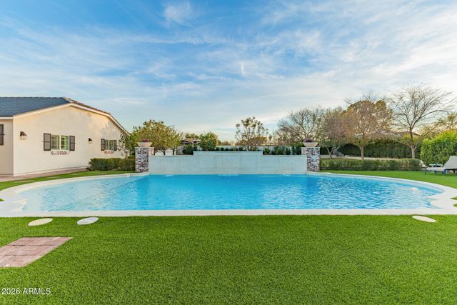 2035 E HAVEN Circle S, Gilbert, AZ 85298