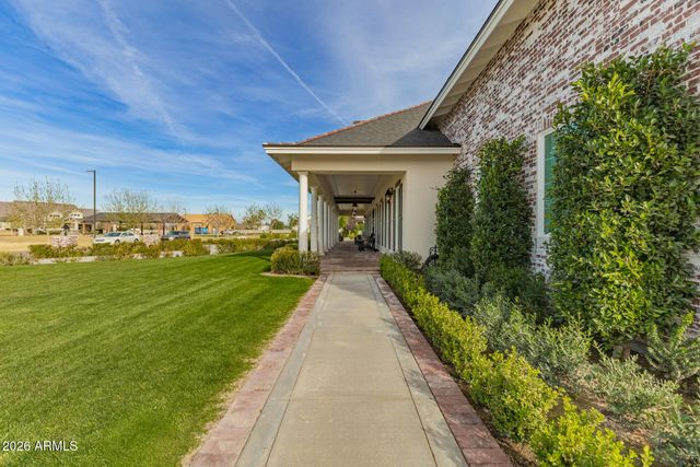 2035 E HAVEN Circle S, Gilbert, AZ 85298